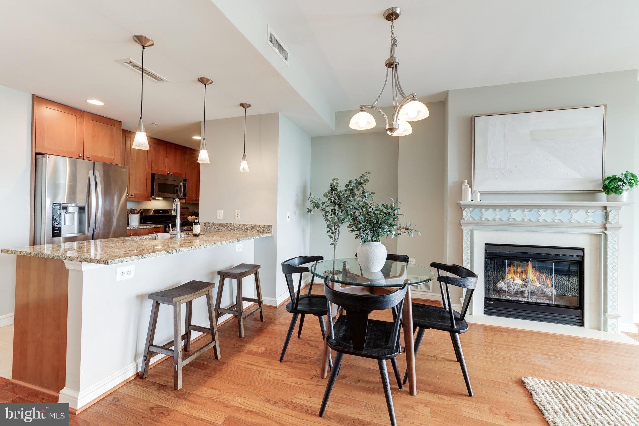 MIDTOWN AT RESTON TOWN CENTER - Residential