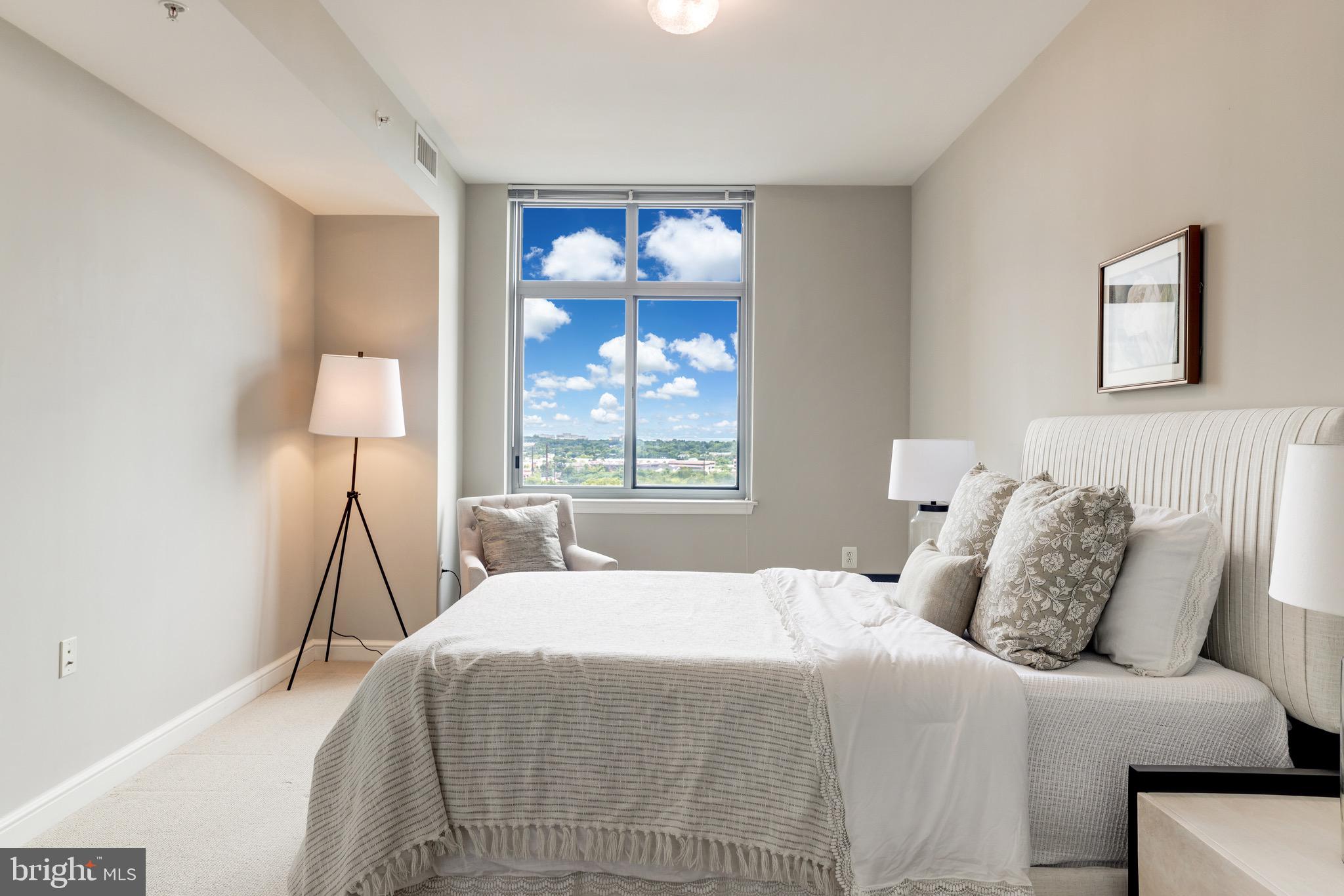 MIDTOWN AT RESTON TOWN CENTER - Residential