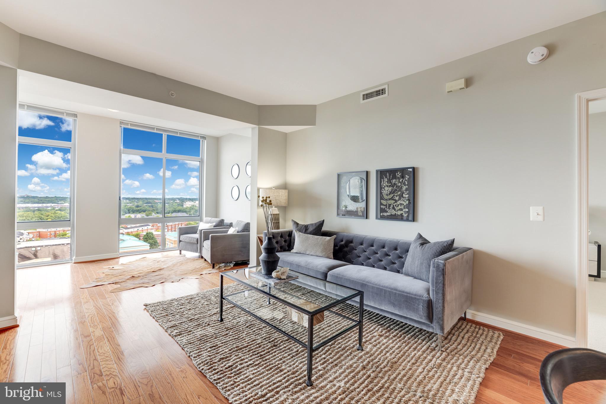 MIDTOWN AT RESTON TOWN CENTER - Residential