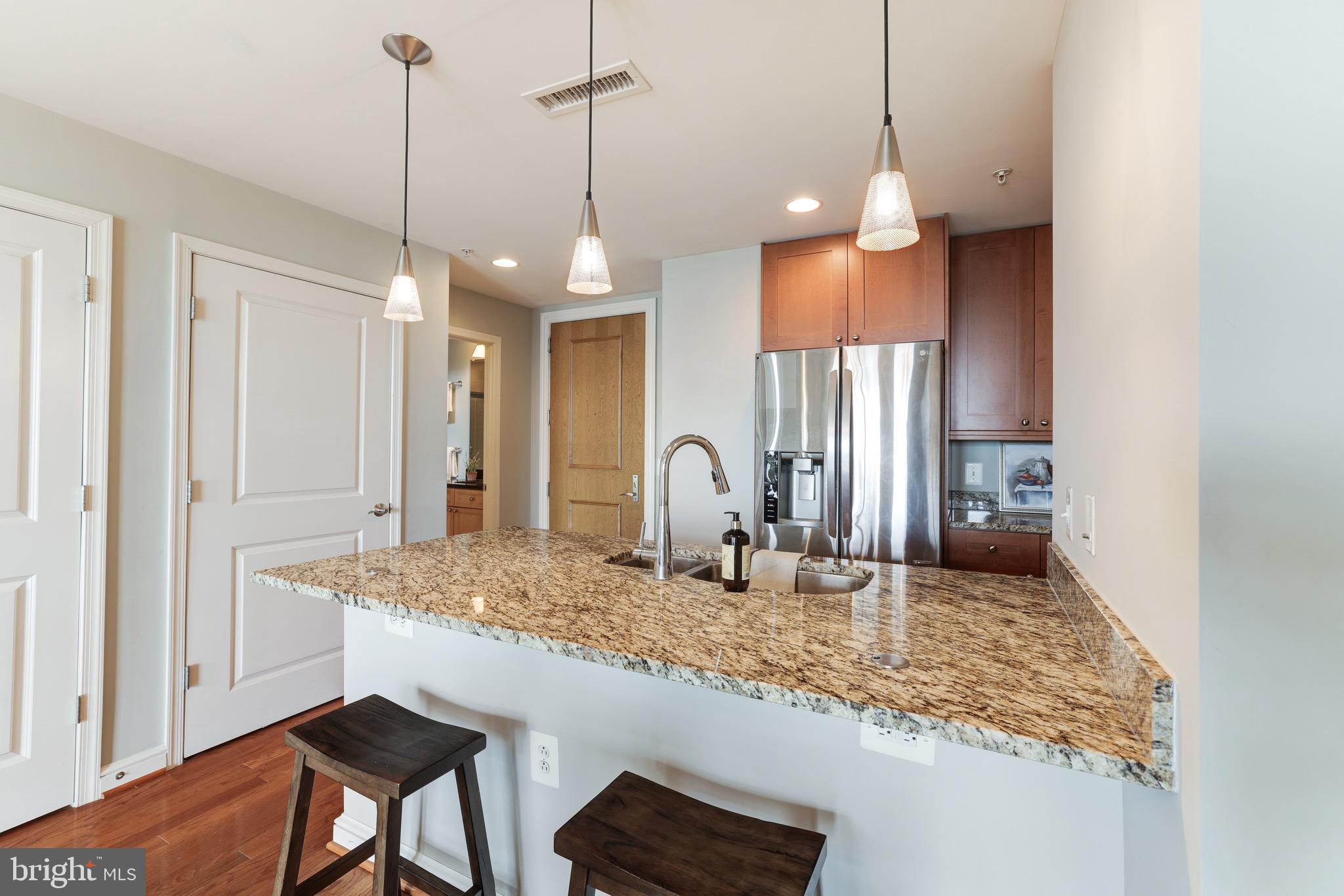 MIDTOWN AT RESTON TOWN CENTER - Residential