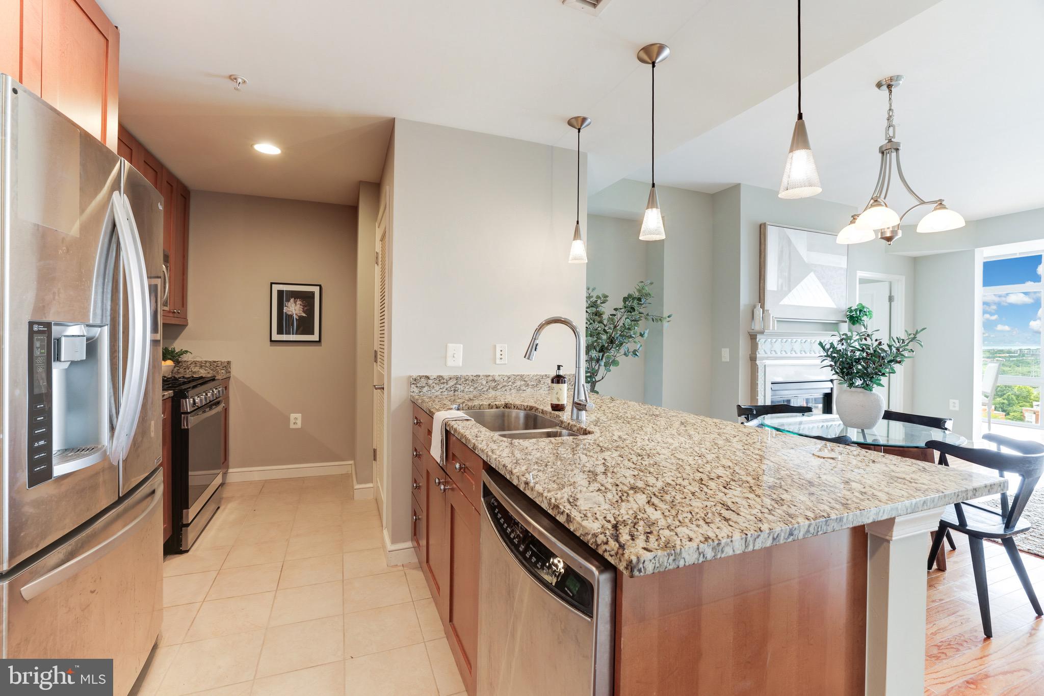 MIDTOWN AT RESTON TOWN CENTER - Residential