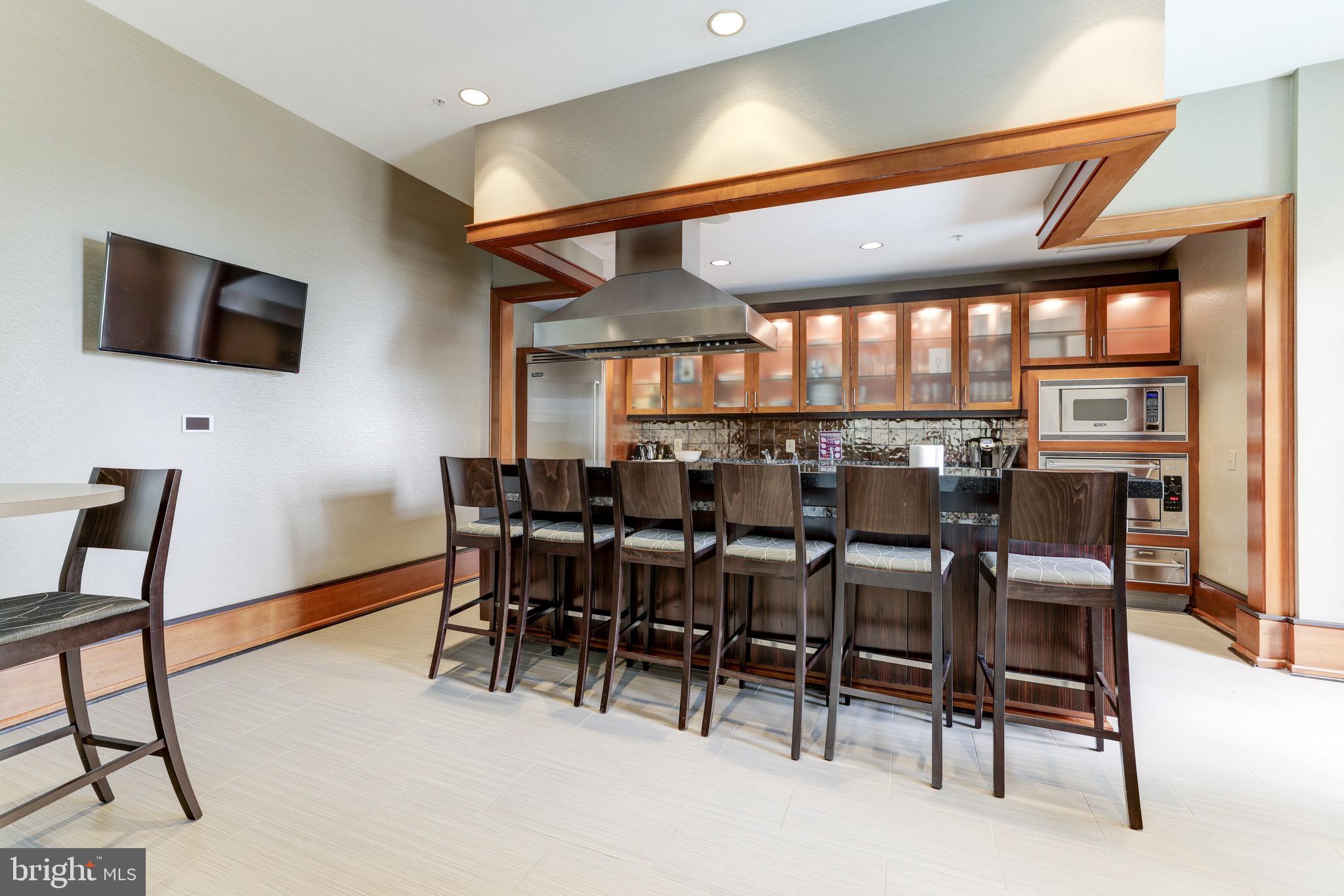 MIDTOWN AT RESTON TOWN CENTER - Residential