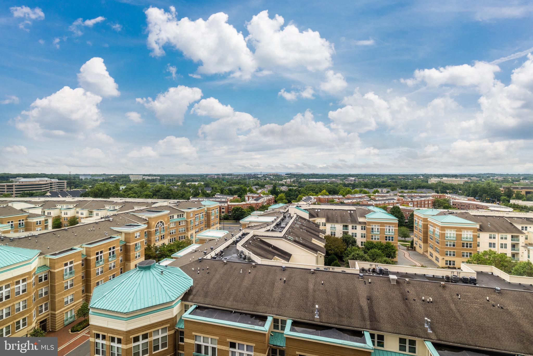 MIDTOWN AT RESTON TOWN CENTER - Residential