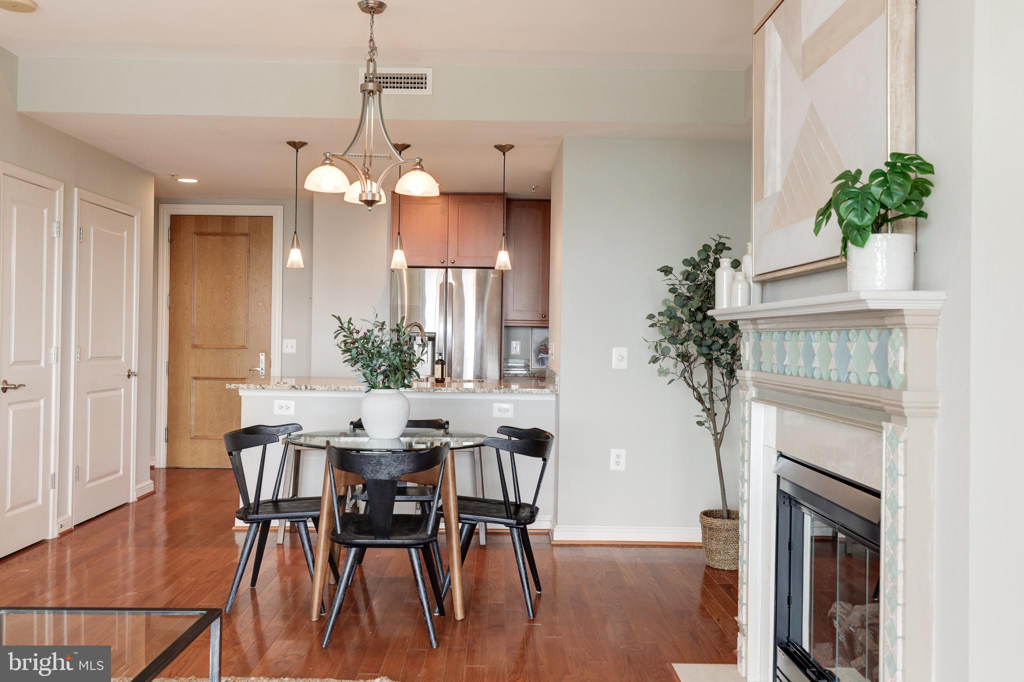 MIDTOWN AT RESTON TOWN CENTER - Residential