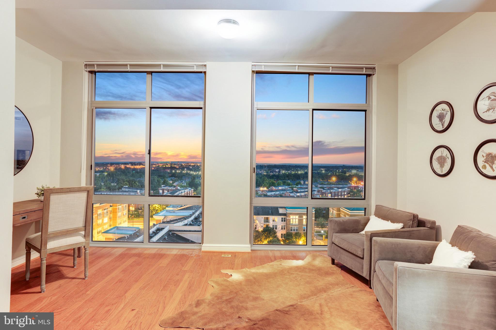 MIDTOWN AT RESTON TOWN CENTER - Residential