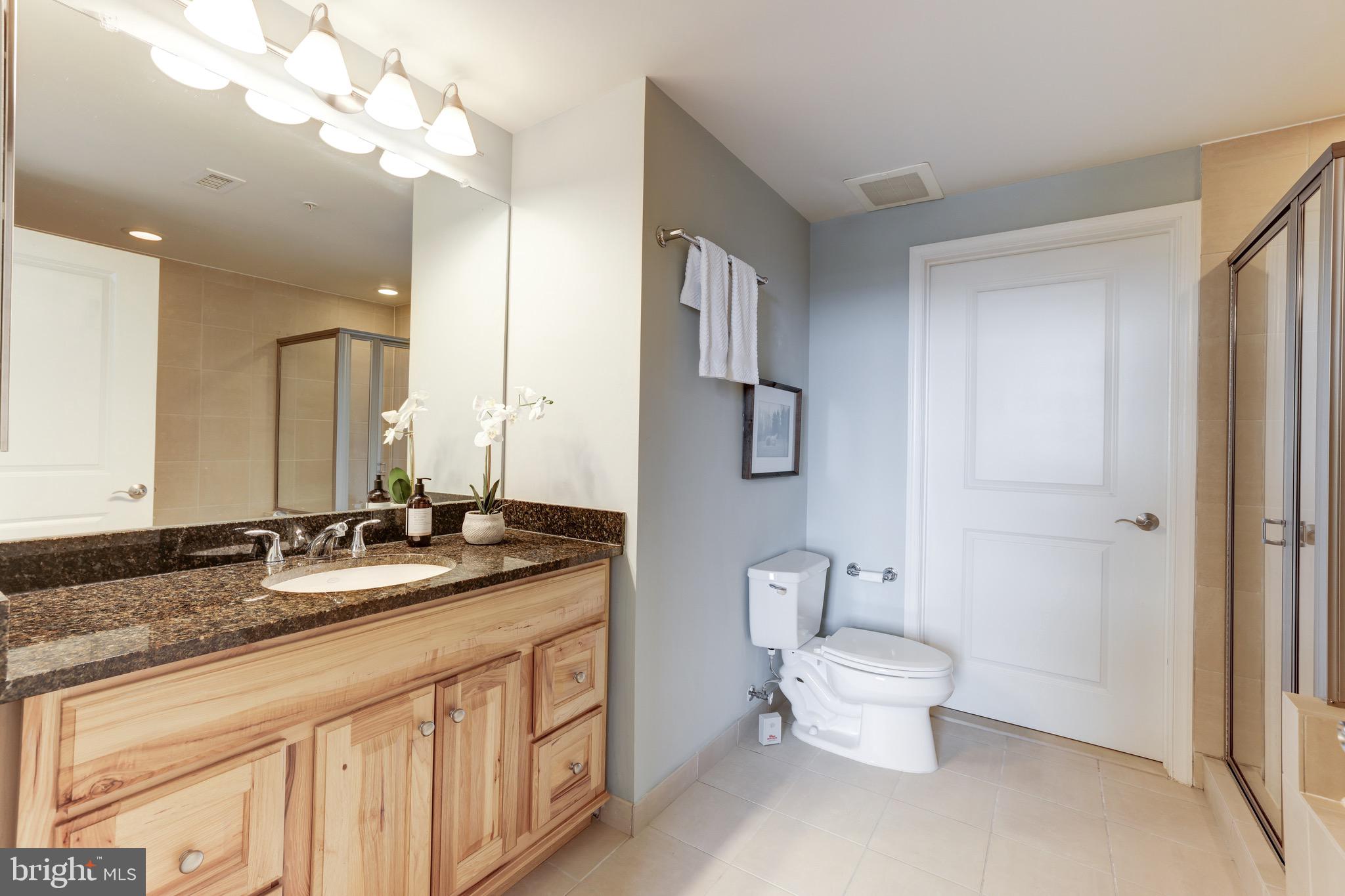 MIDTOWN AT RESTON TOWN CENTER - Residential