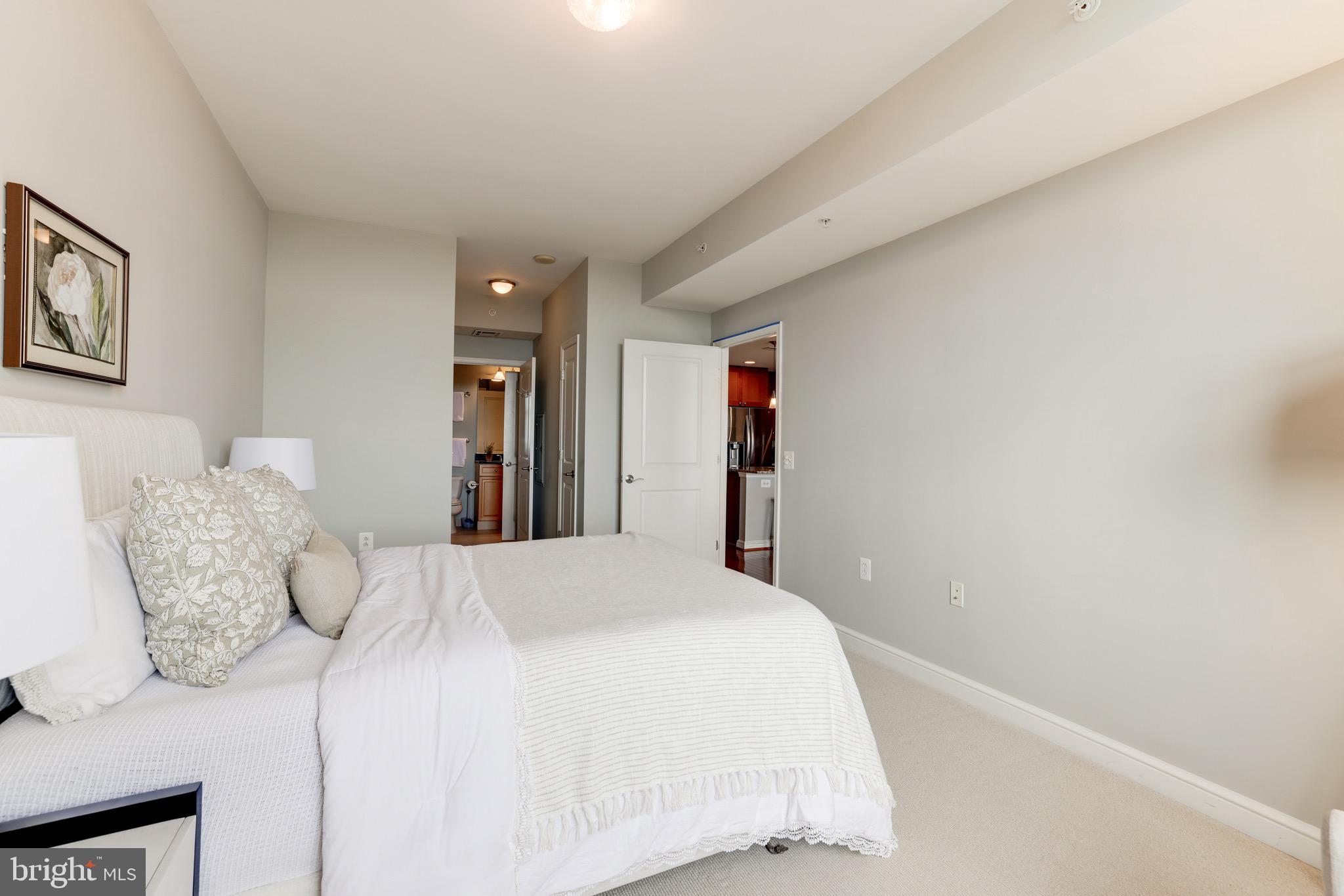 MIDTOWN AT RESTON TOWN CENTER - Residential