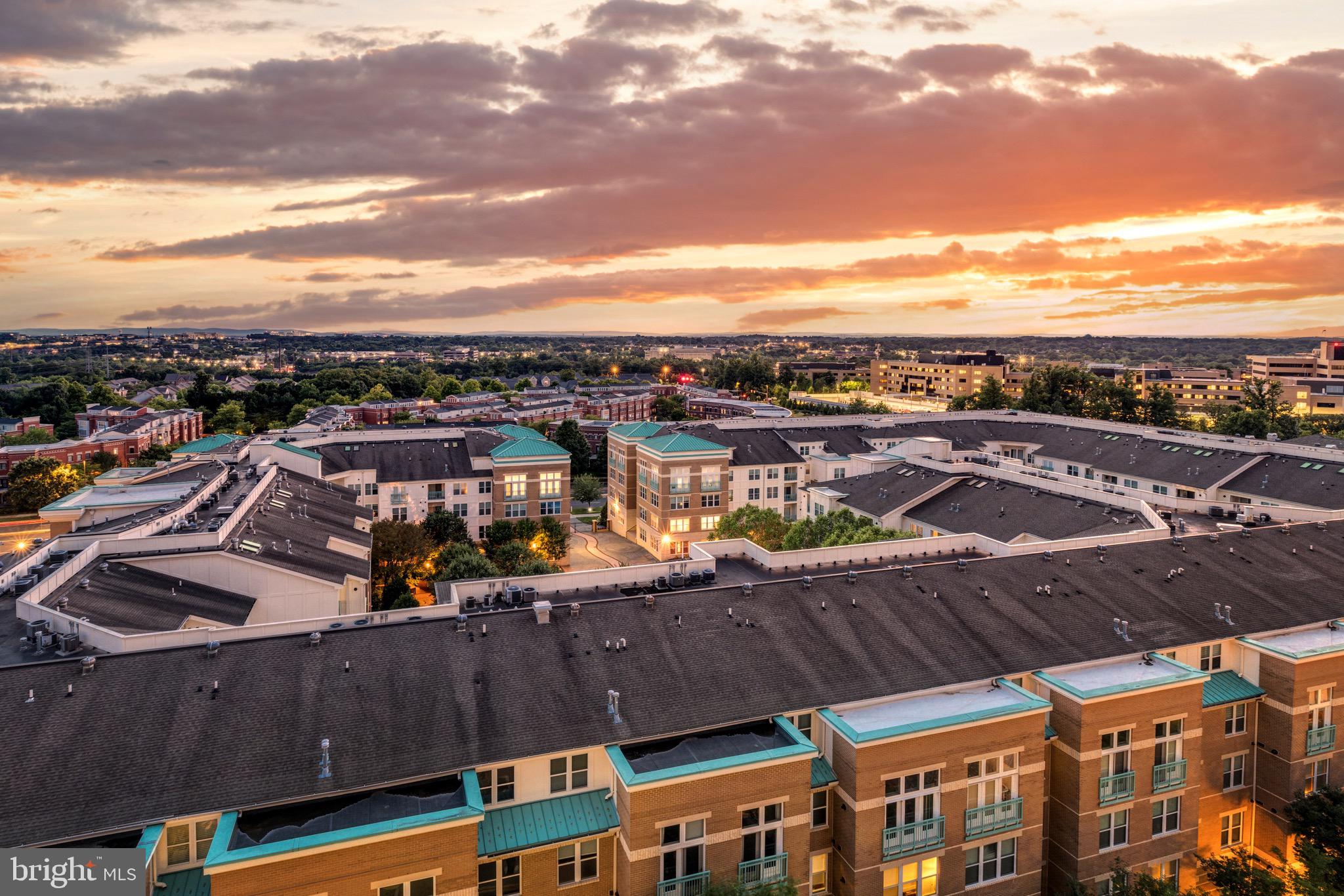 MIDTOWN AT RESTON TOWN CENTER - Residential