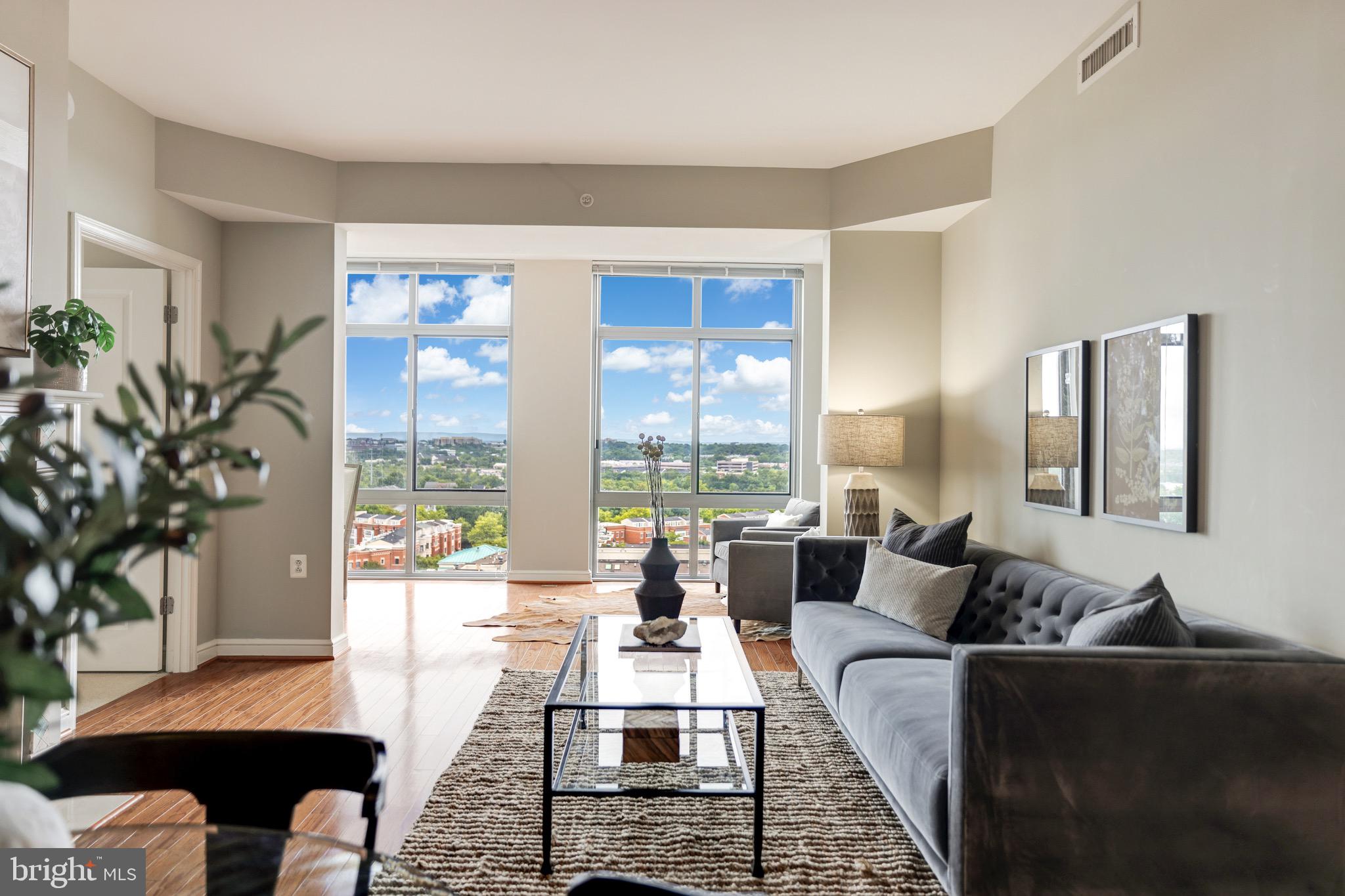 MIDTOWN AT RESTON TOWN CENTER - Residential