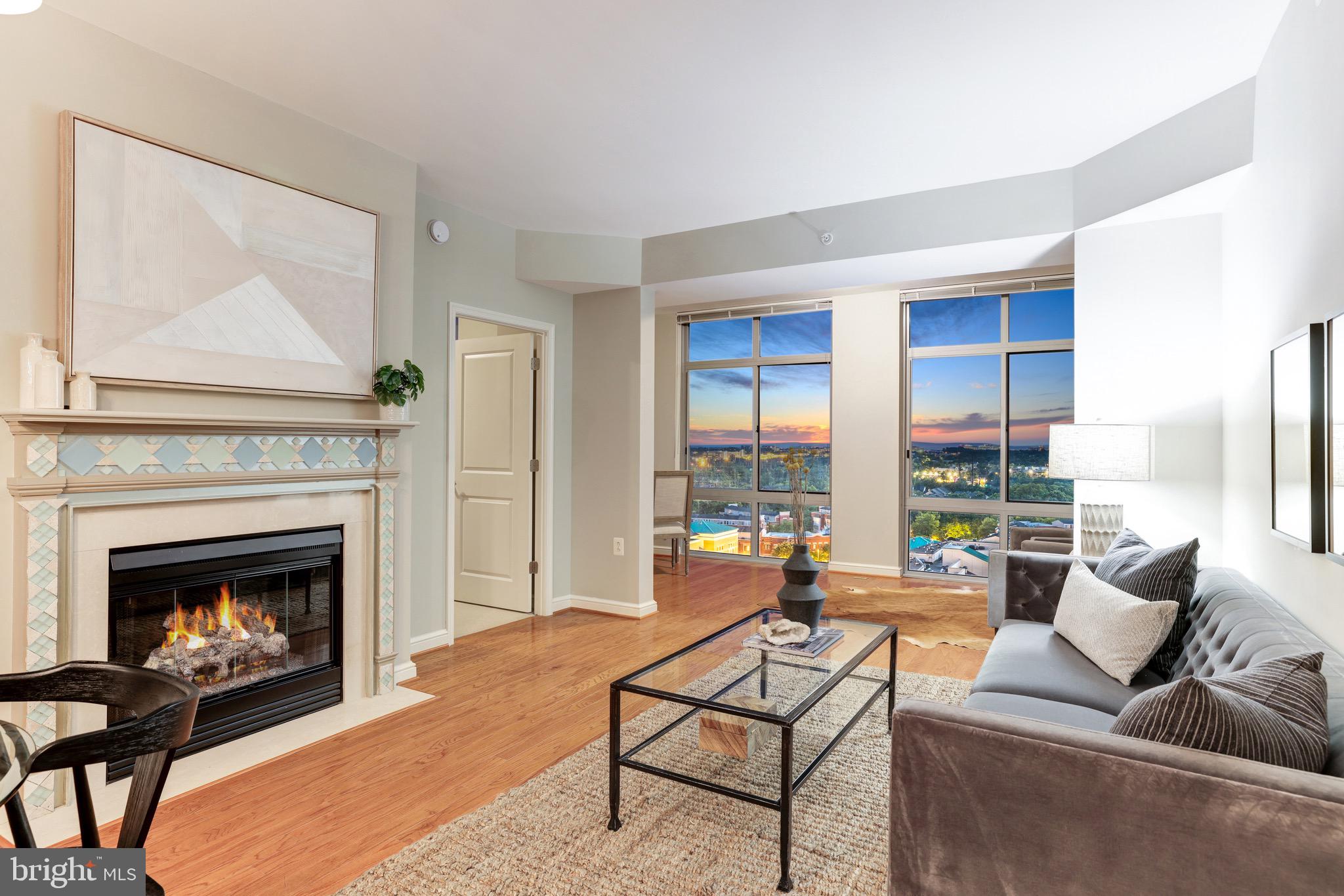 MIDTOWN AT RESTON TOWN CENTER - Residential