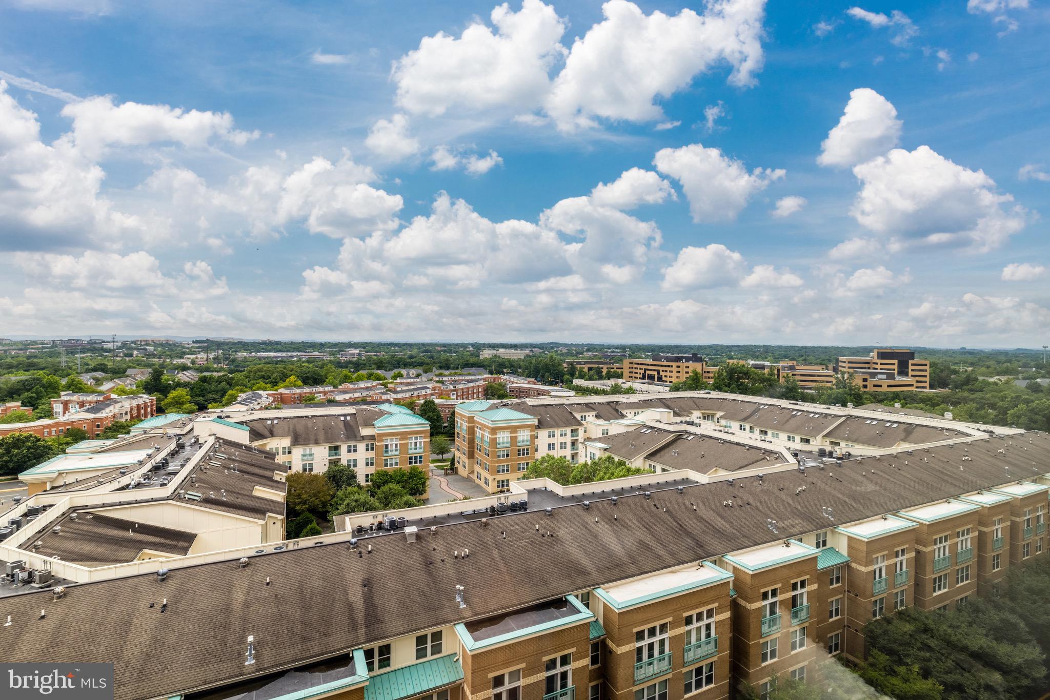 MIDTOWN AT RESTON TOWN CENTER - Residential
