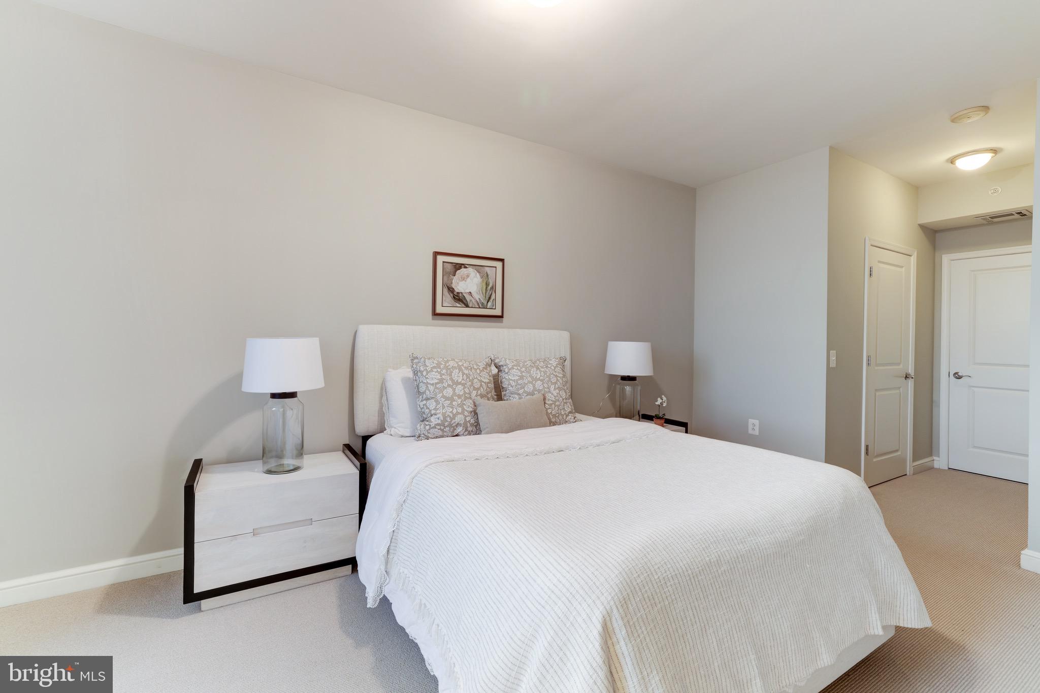 MIDTOWN AT RESTON TOWN CENTER - Residential