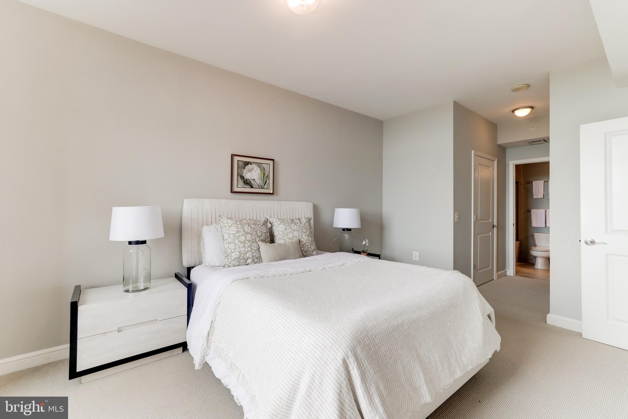 MIDTOWN AT RESTON TOWN CENTER - Residential