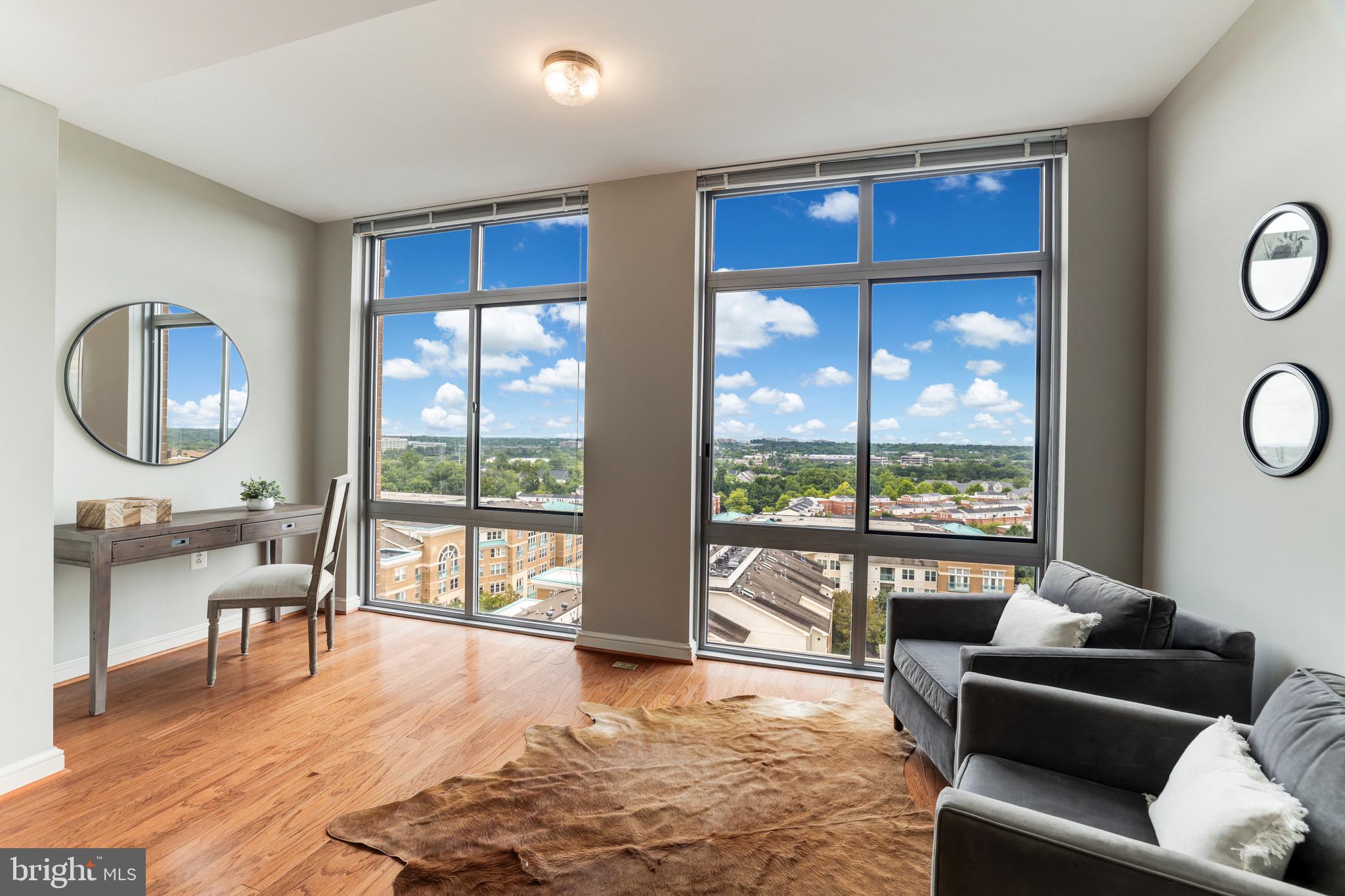 MIDTOWN AT RESTON TOWN CENTER - Residential