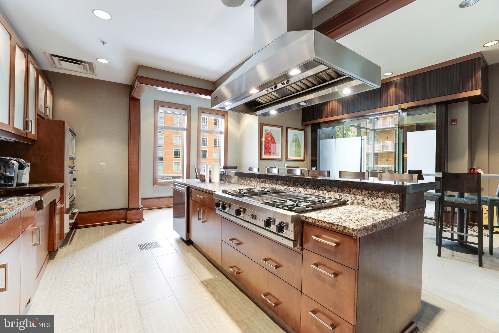 MIDTOWN AT RESTON TOWN CENTER - Residential