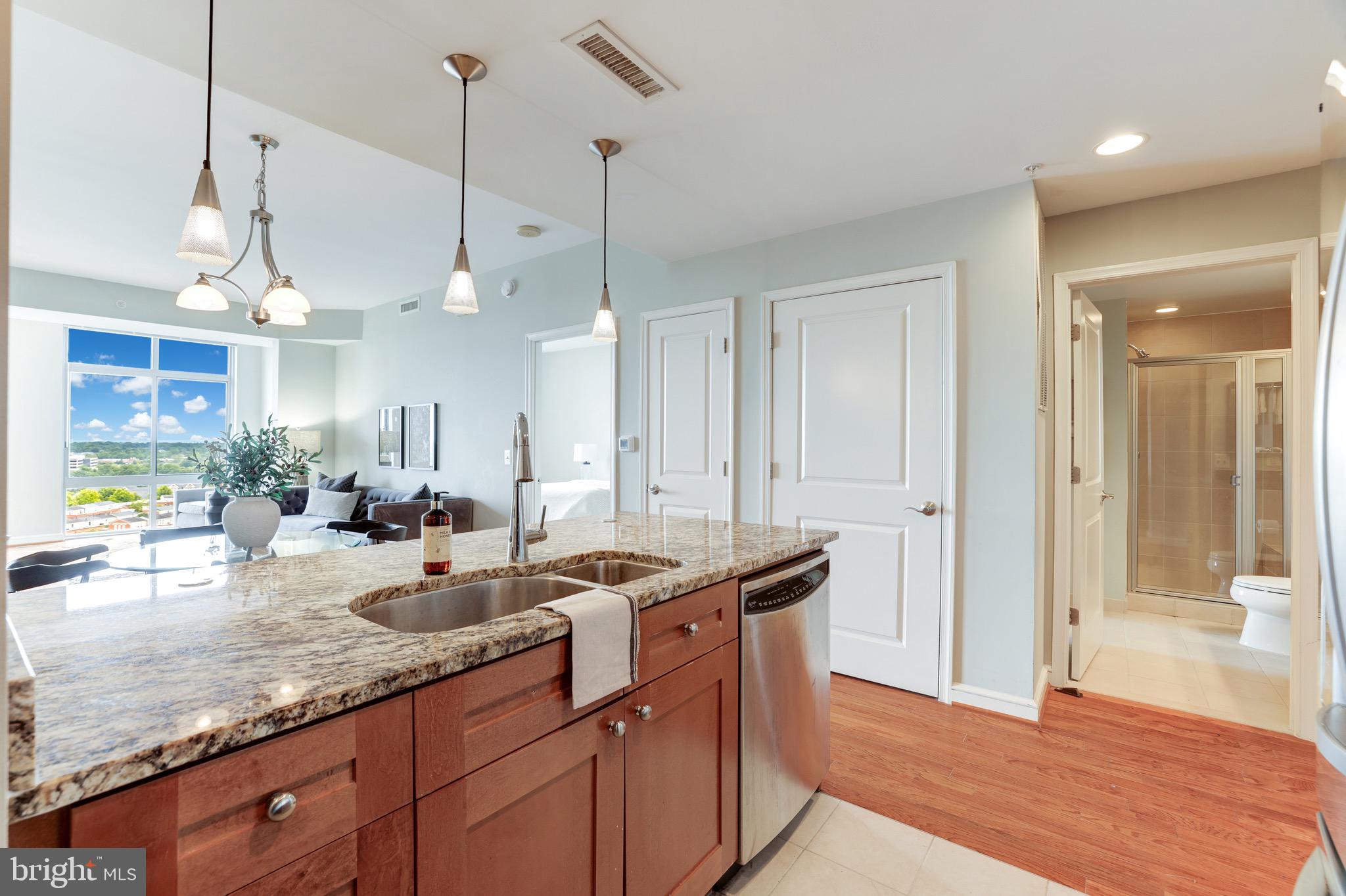 MIDTOWN AT RESTON TOWN CENTER - Residential