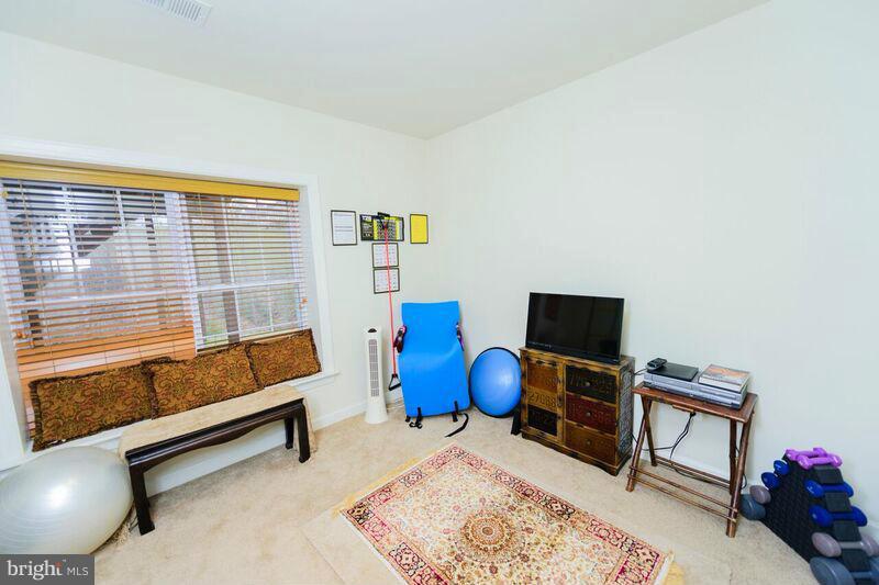 STONEWALL MANOR - Residential