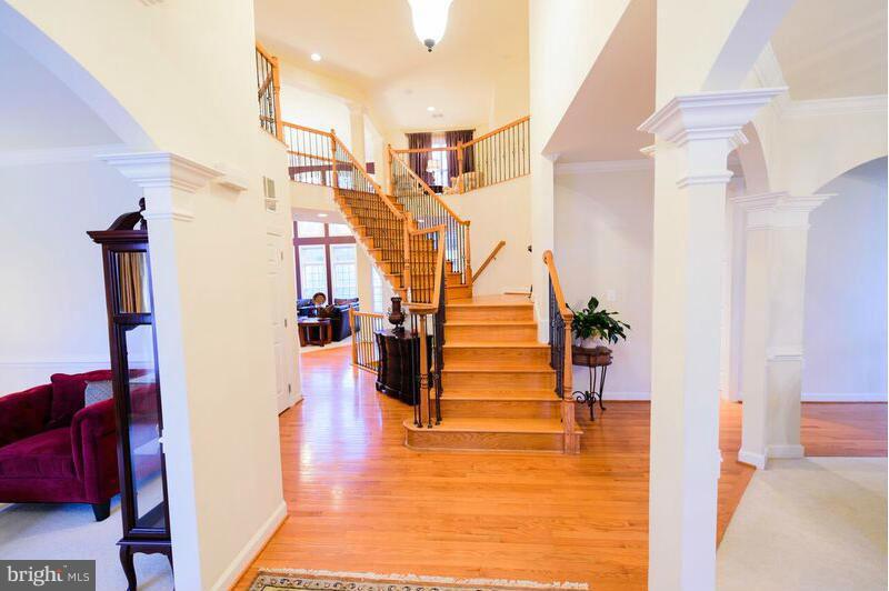 STONEWALL MANOR - Residential