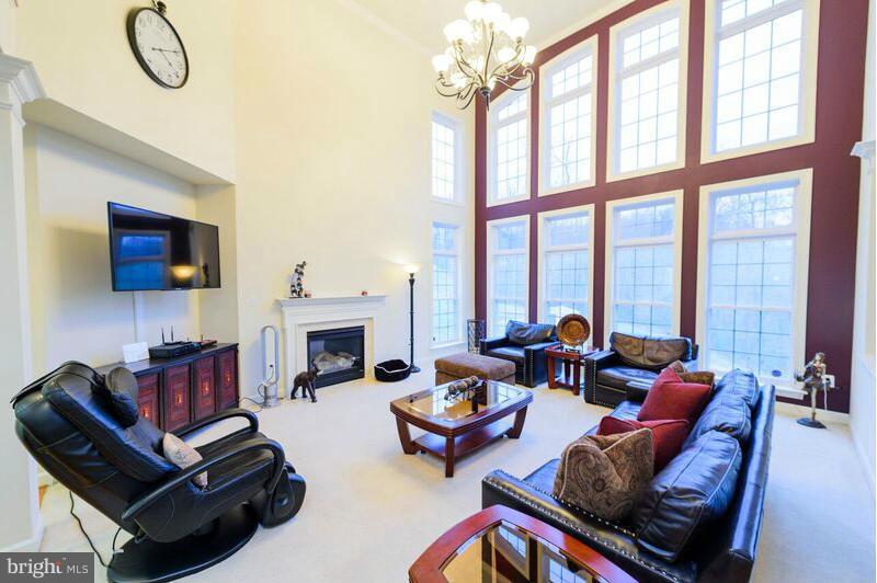 STONEWALL MANOR - Residential