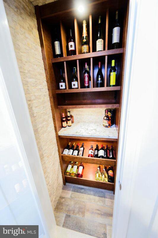 STONEWALL MANOR - Residential