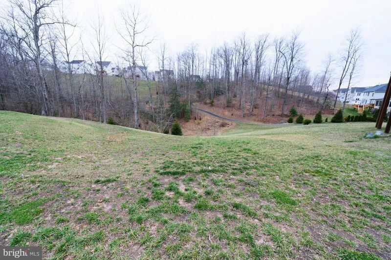 STONEWALL MANOR - Residential