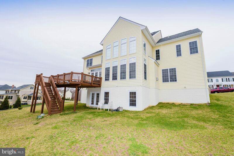 STONEWALL MANOR - Residential