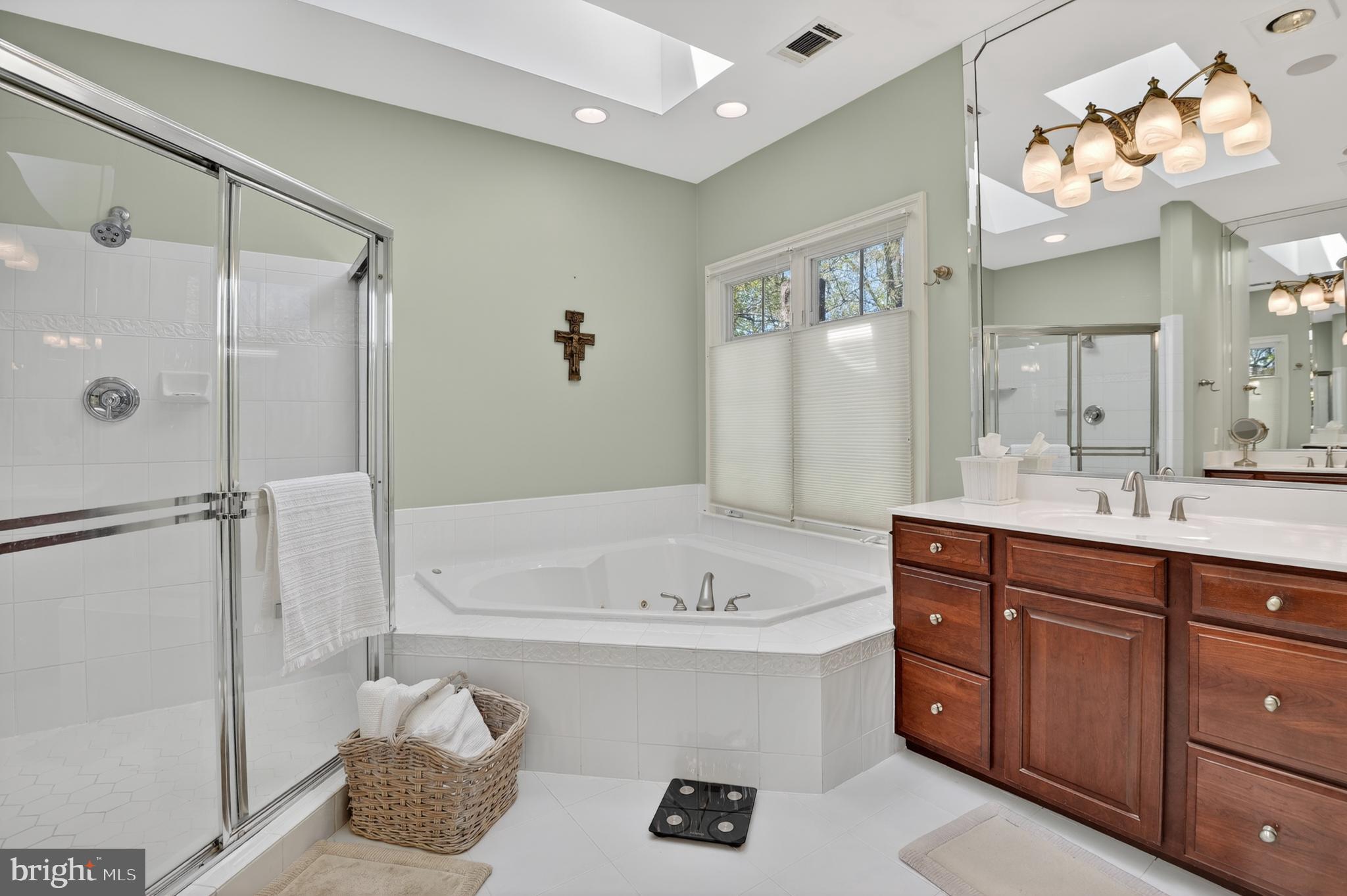 BETHESDA OUTSIDE - Residential