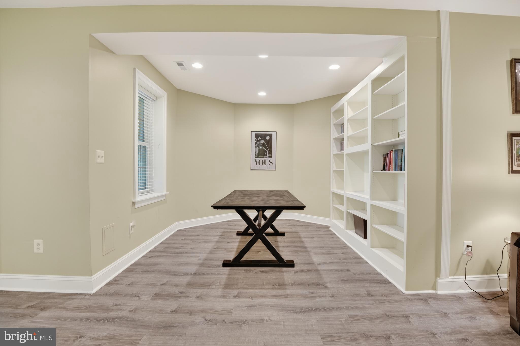 BETHESDA OUTSIDE - Residential