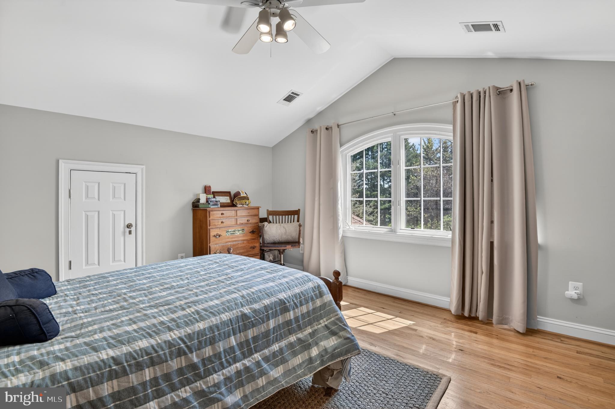 BETHESDA OUTSIDE - Residential