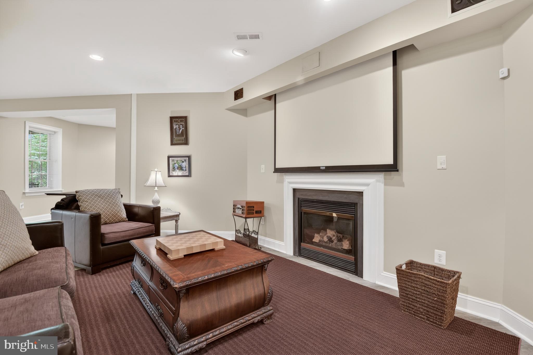 BETHESDA OUTSIDE - Residential