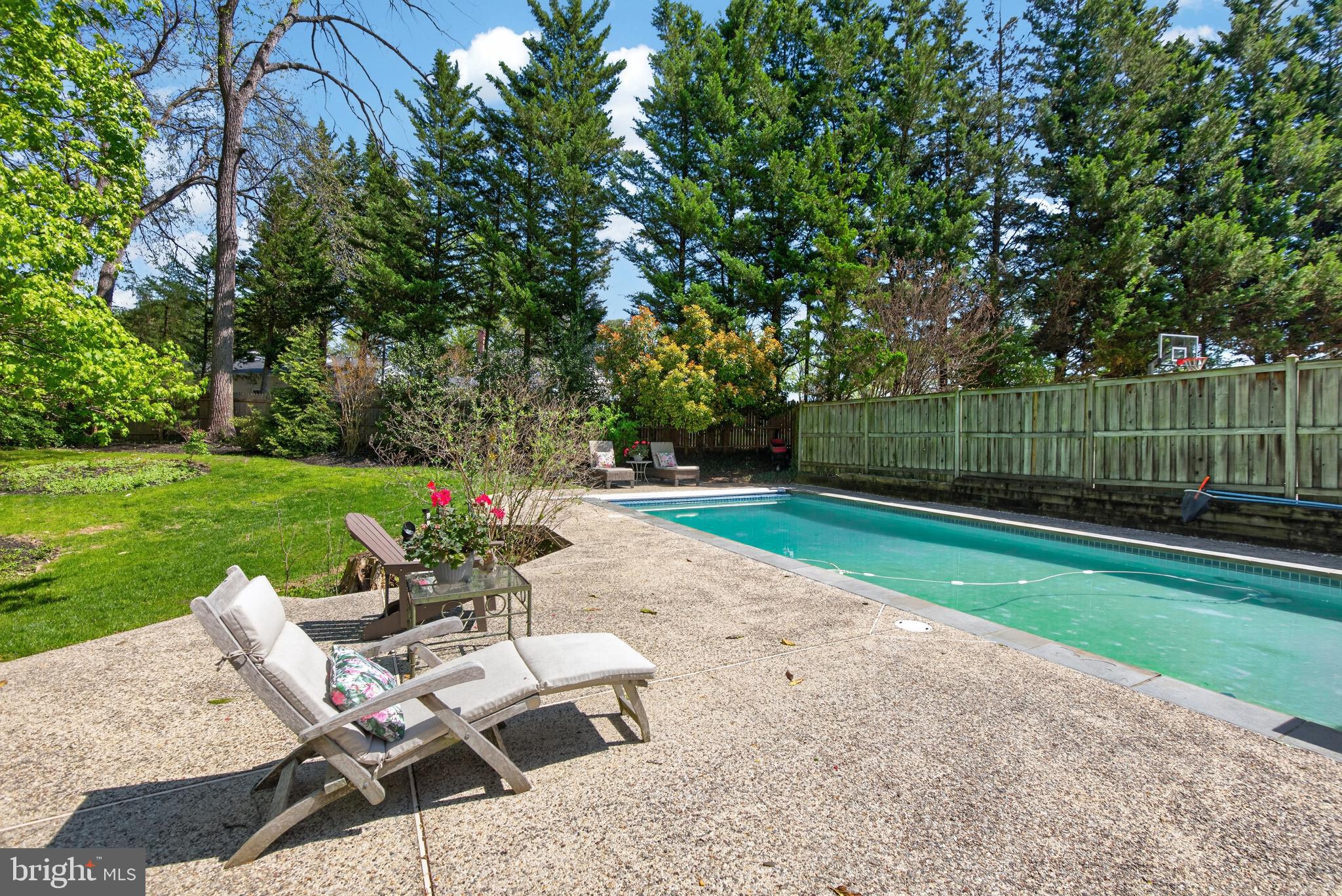 BETHESDA OUTSIDE - Residential