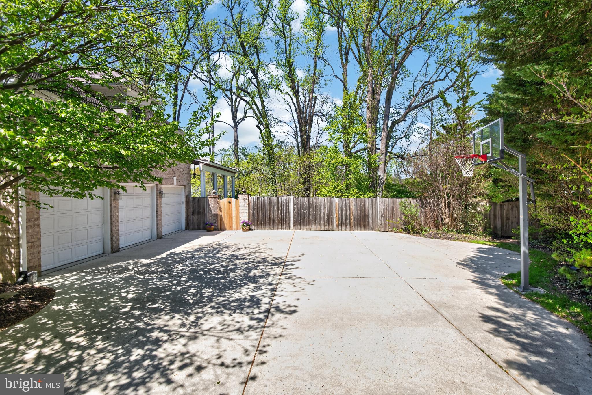 BETHESDA OUTSIDE - Residential