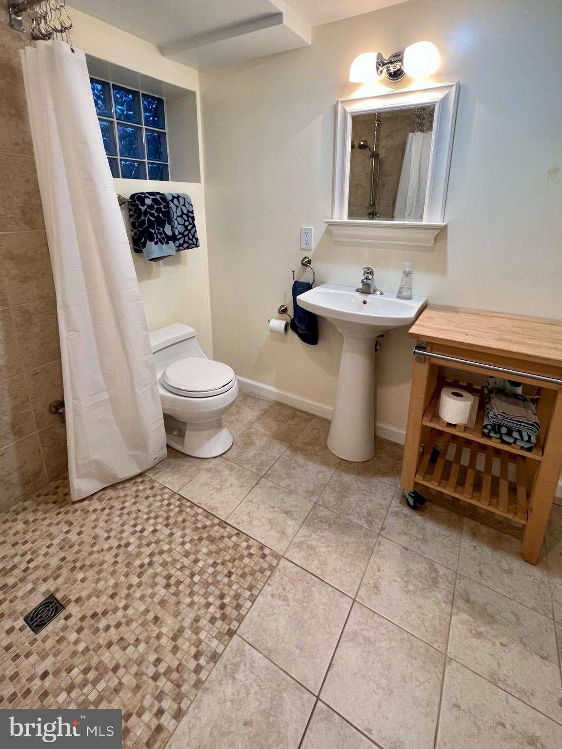 TAYLOR RUN - Residential Lease