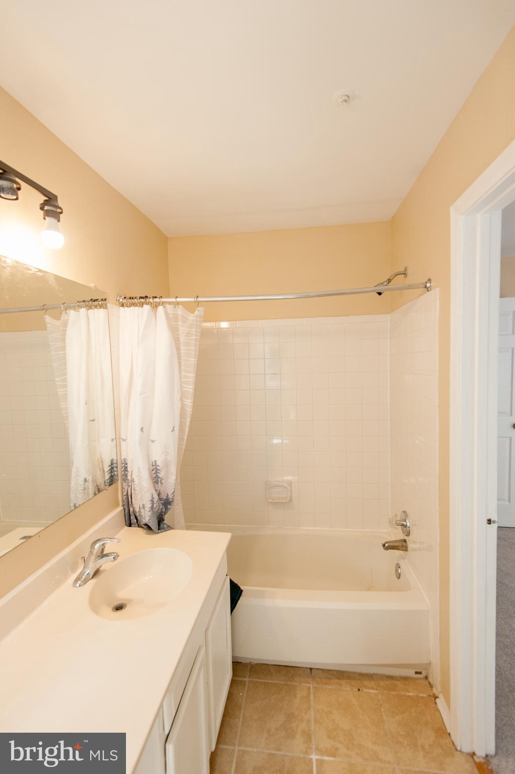 WESTLAKE - Residential Lease