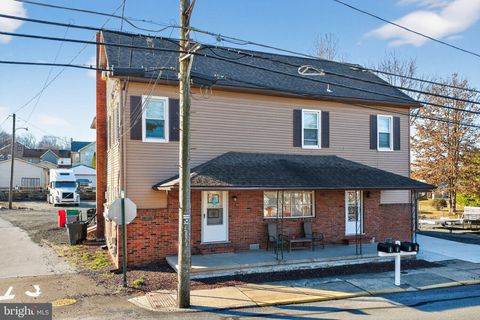 22 W FRONT STREET ALBURTIS PA 18011