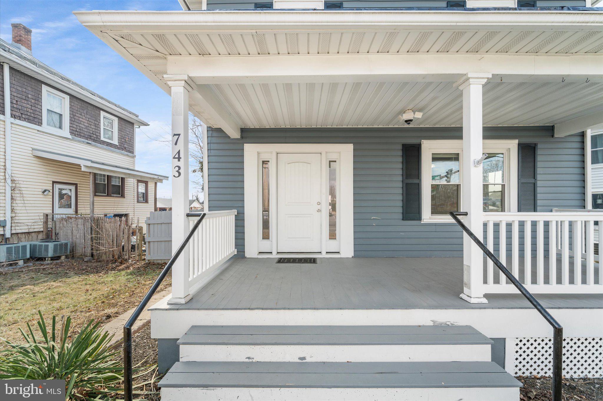 743 BERRYVILLE AVENUE