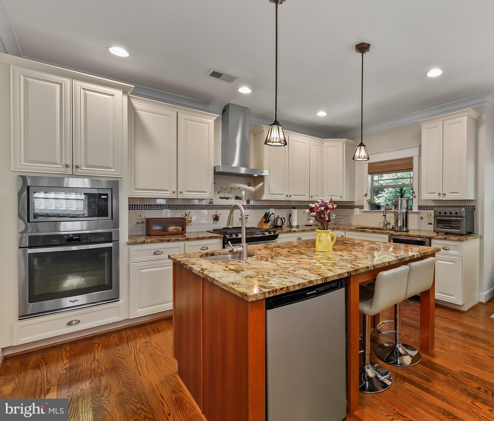 VIENNA WOODS - Residential