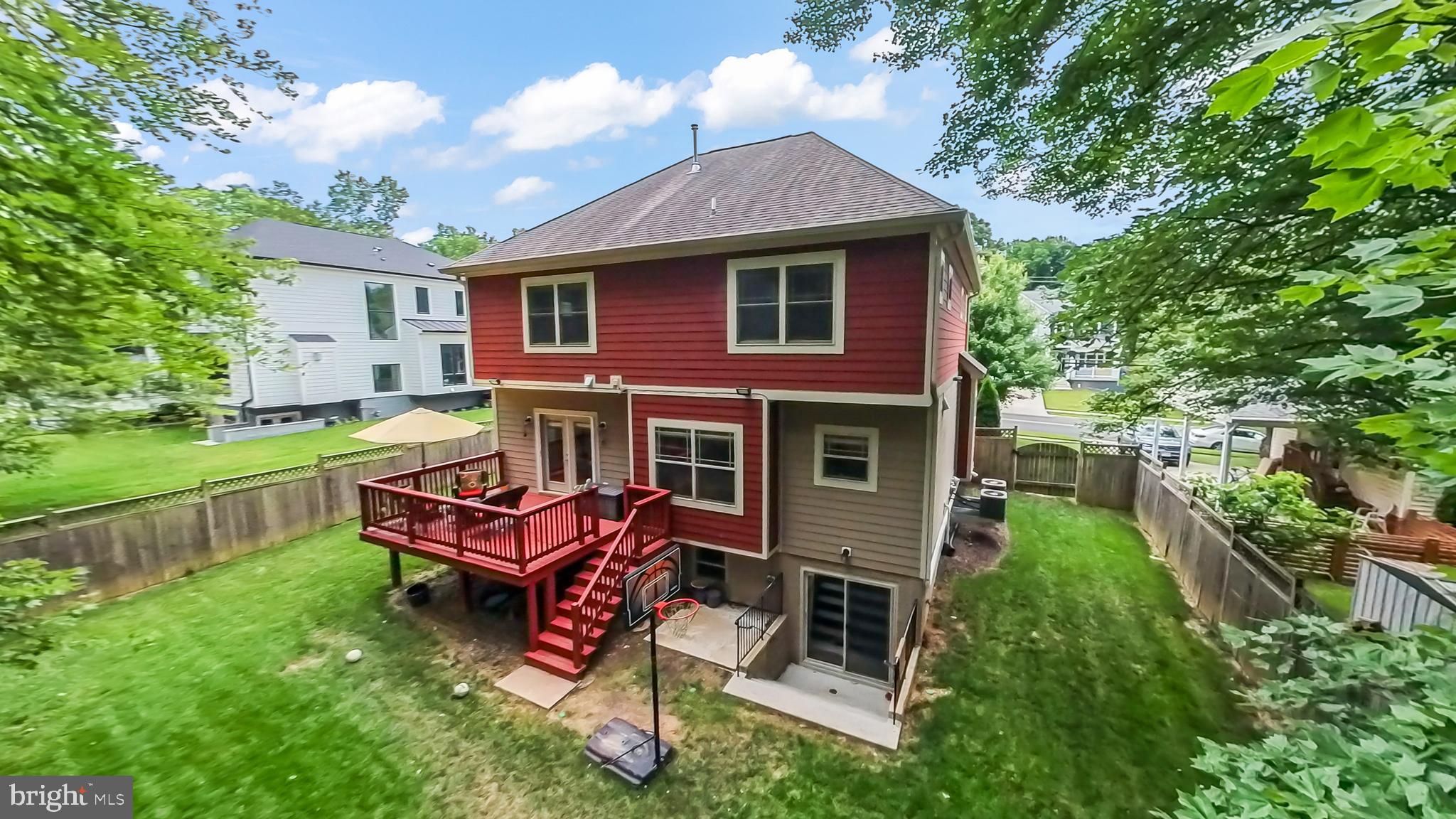 VIENNA WOODS - Residential