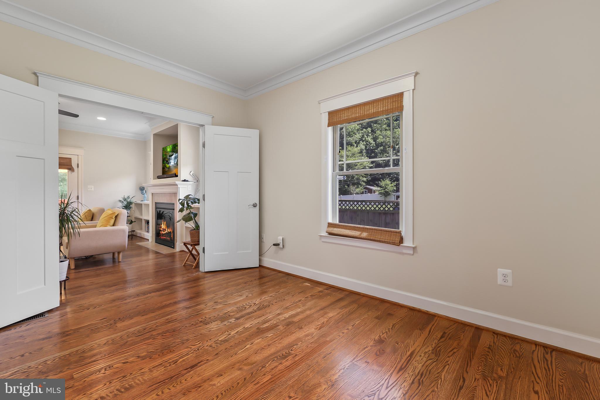 VIENNA WOODS - Residential