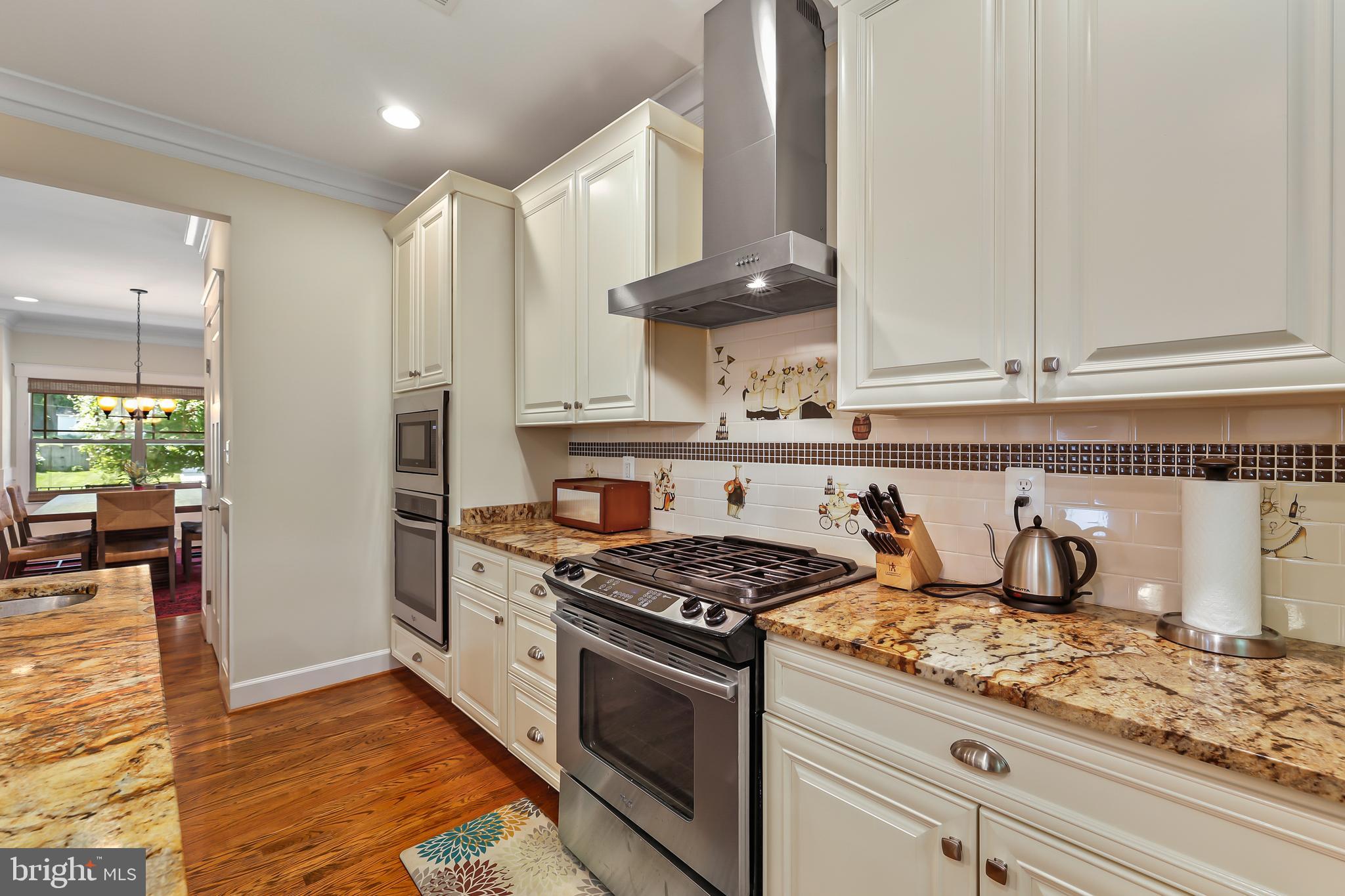 VIENNA WOODS - Residential