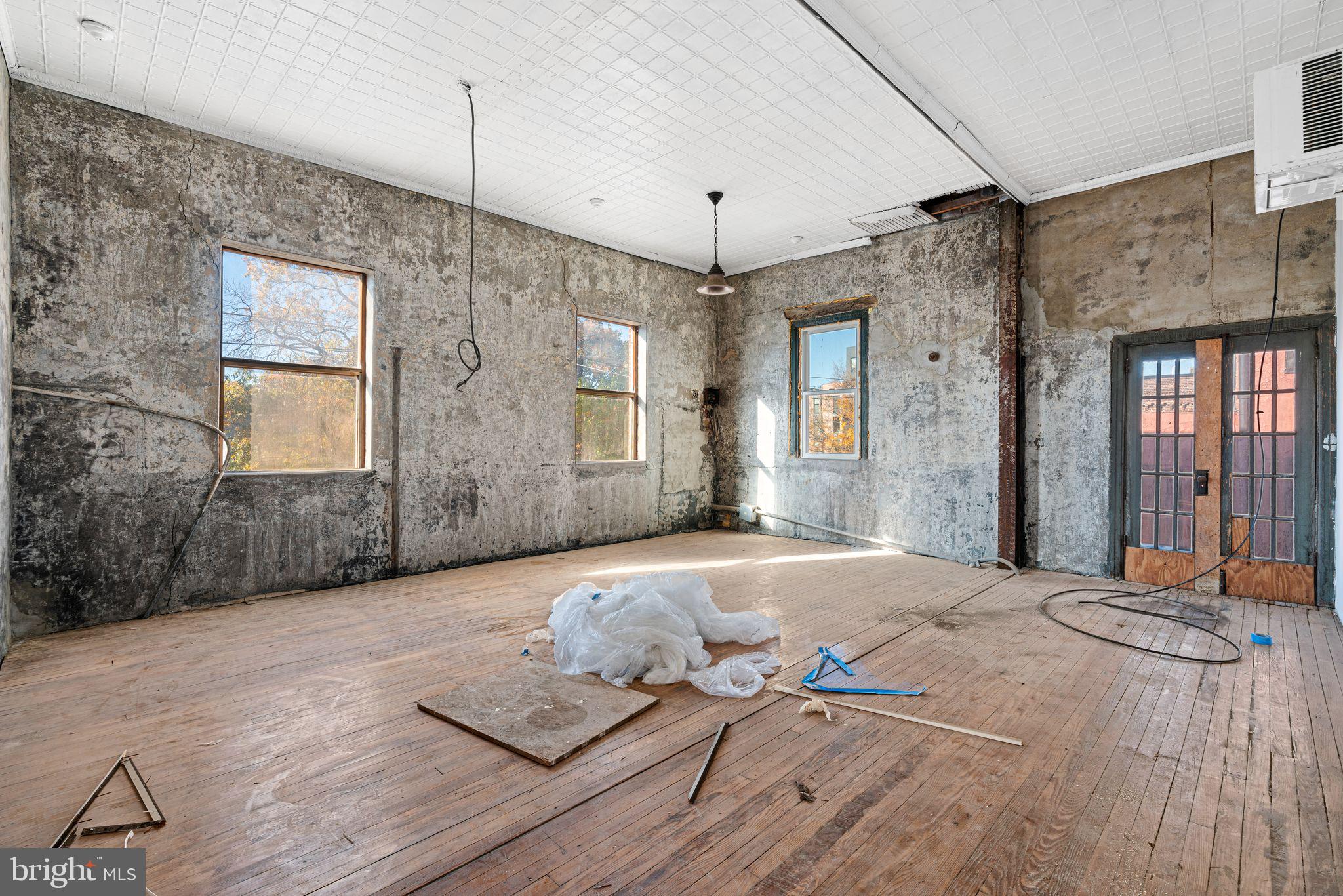 1621 N HOWARD STREET