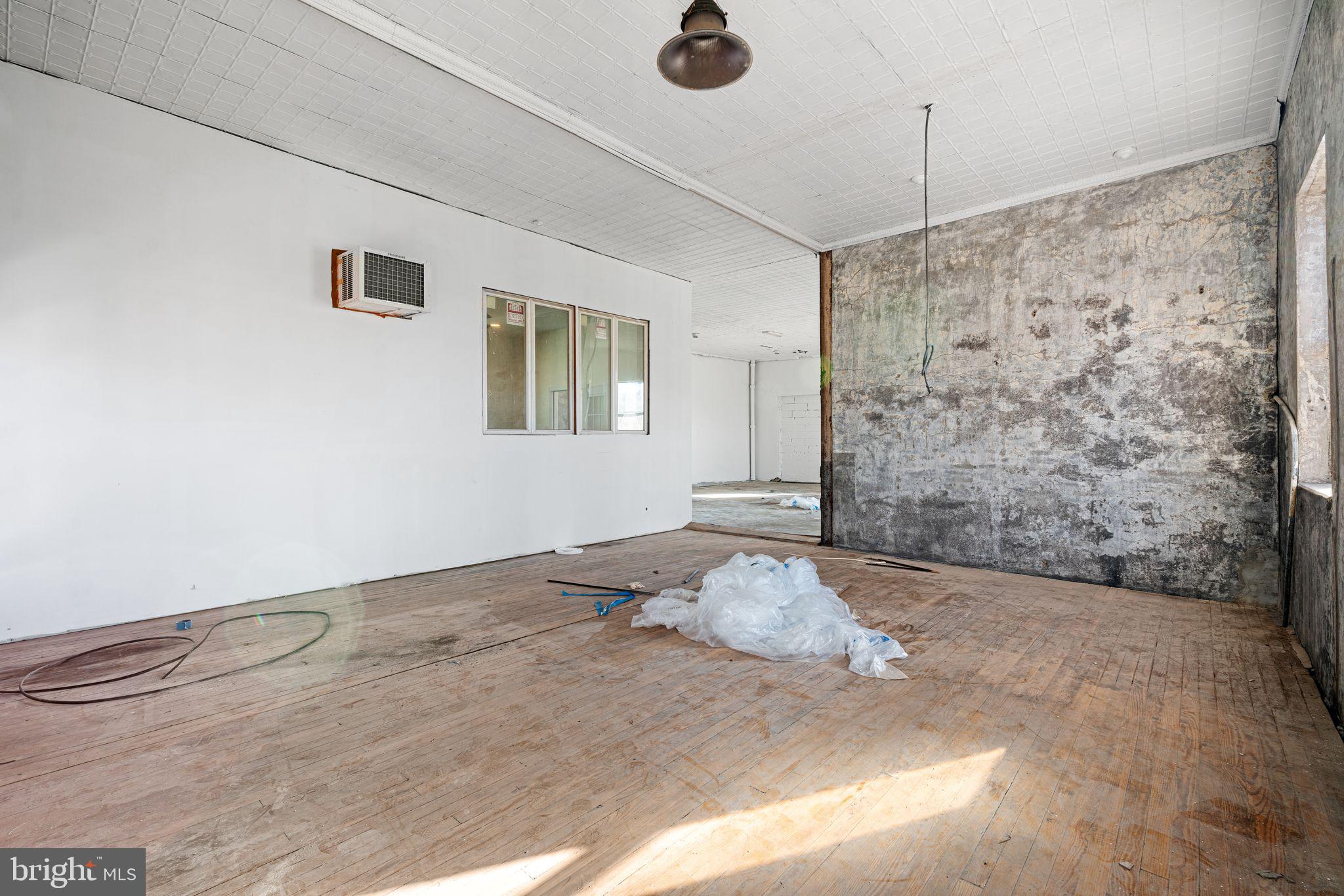 1621 N HOWARD STREET