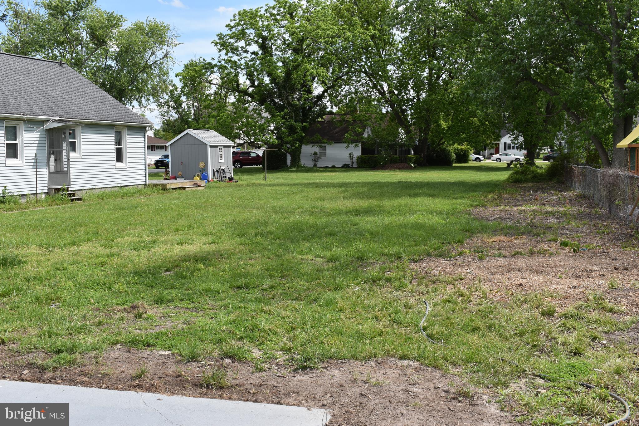 402 BAYLY AVENUE