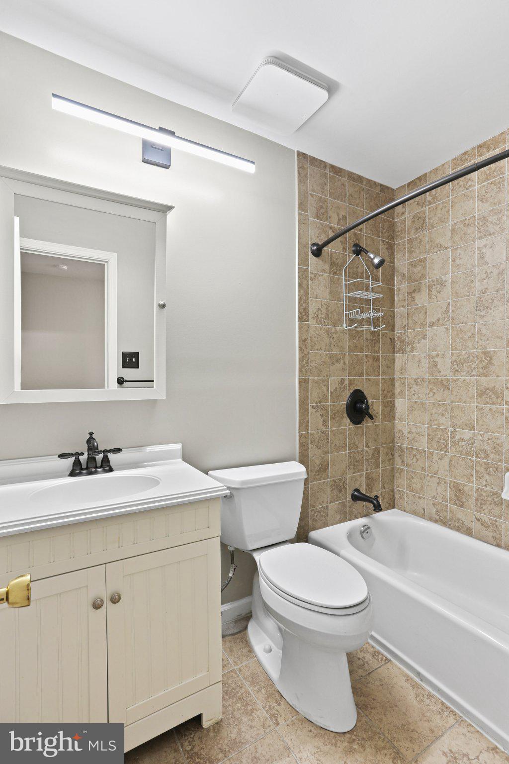 CROFTON MEWS CONDO - Residential