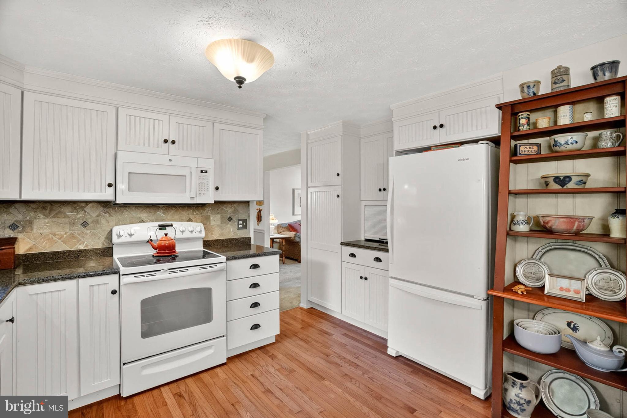 MACGILLS COMMON - Residential