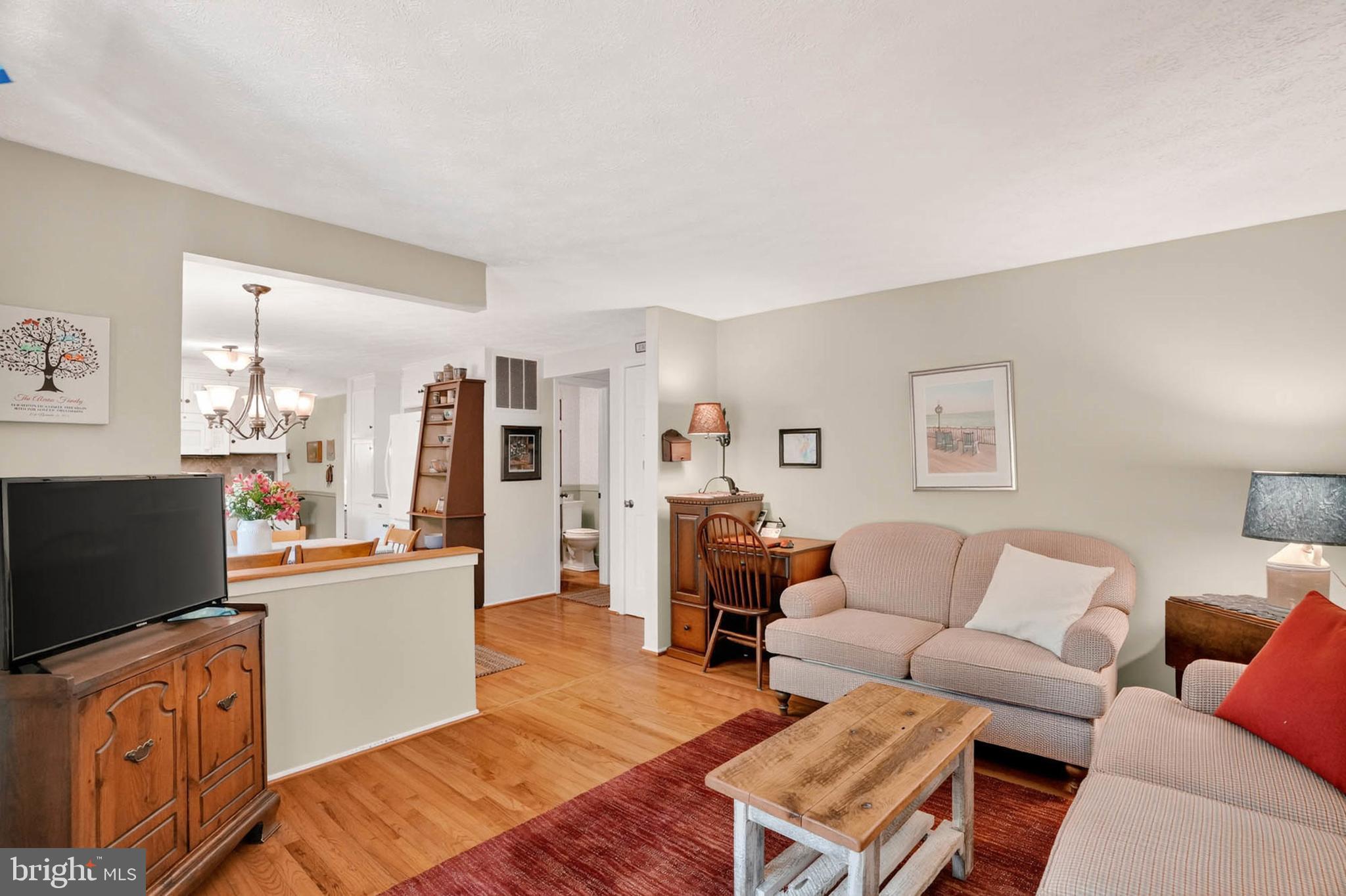 MACGILLS COMMON - Residential