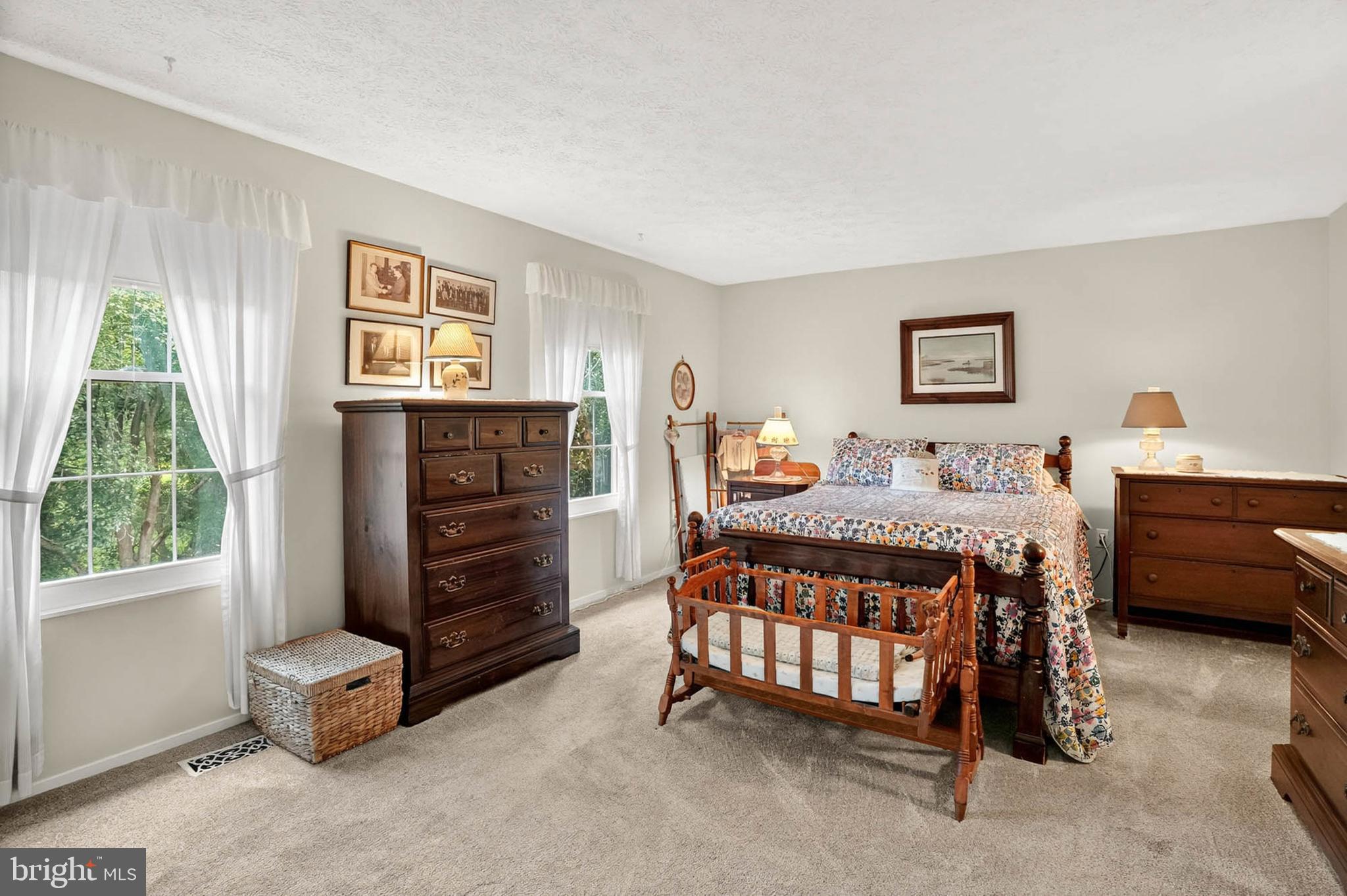 MACGILLS COMMON - Residential