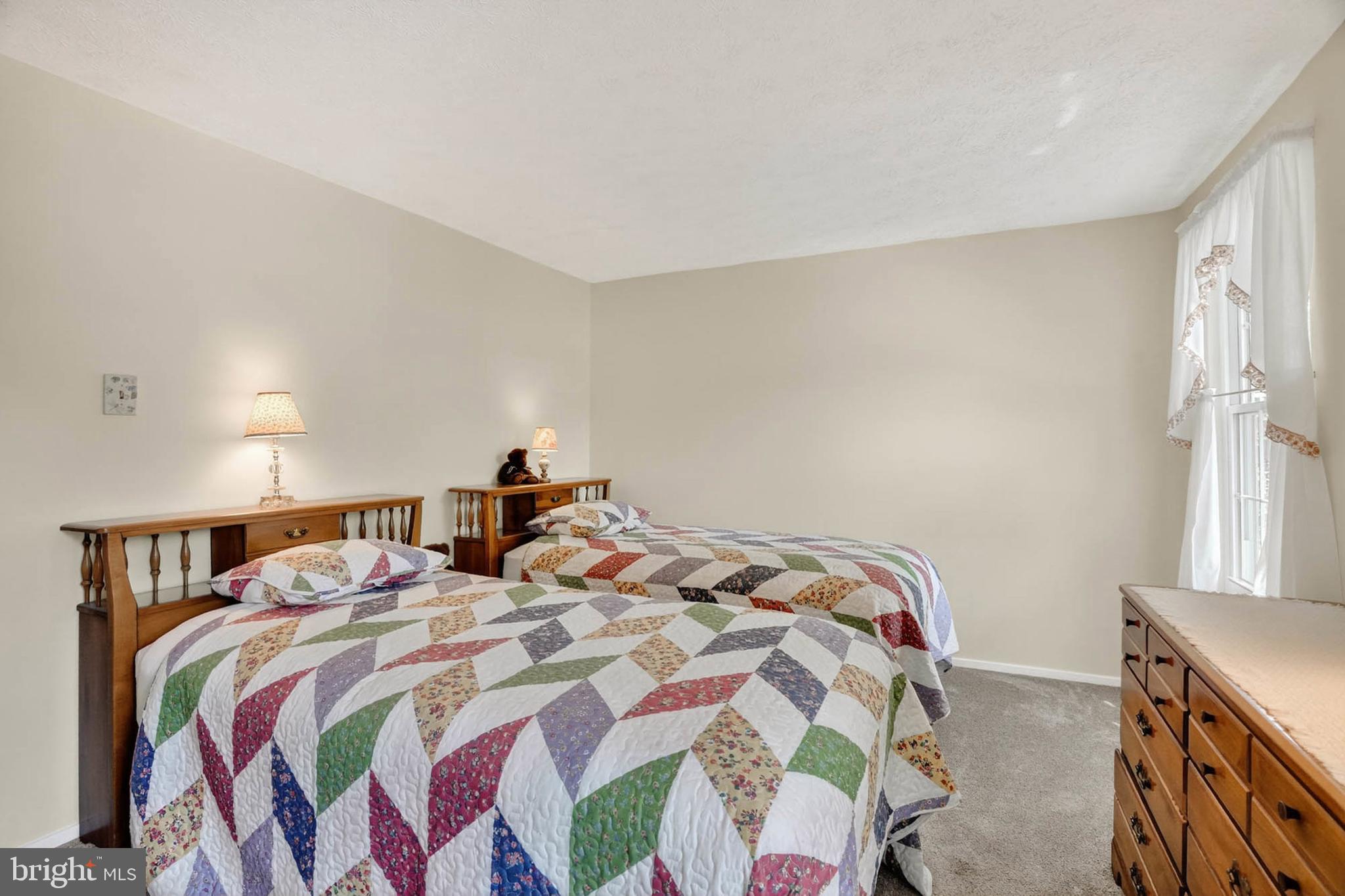 MACGILLS COMMON - Residential