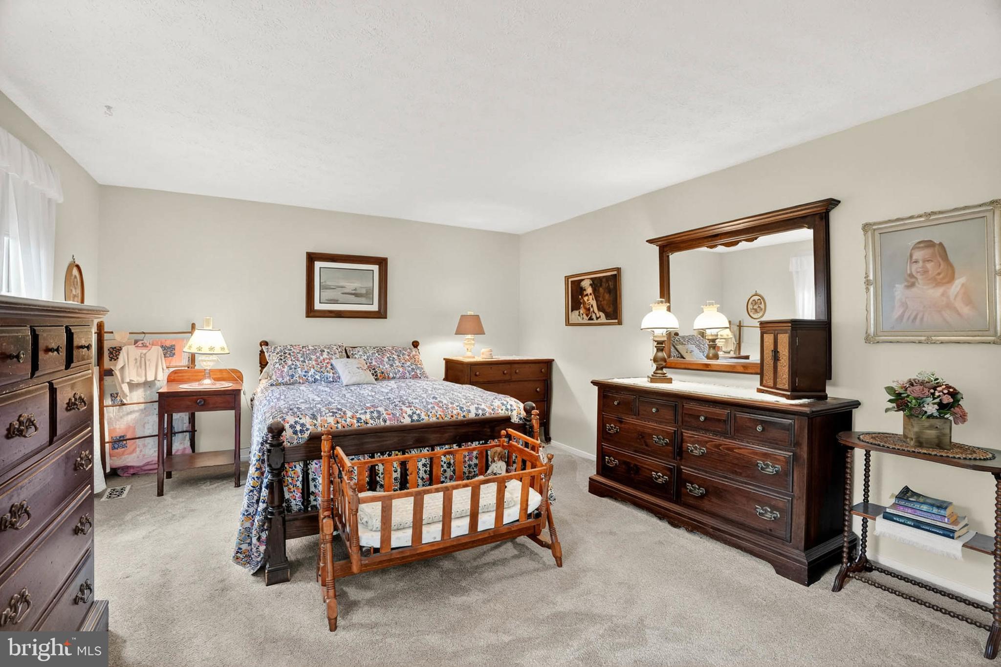 MACGILLS COMMON - Residential