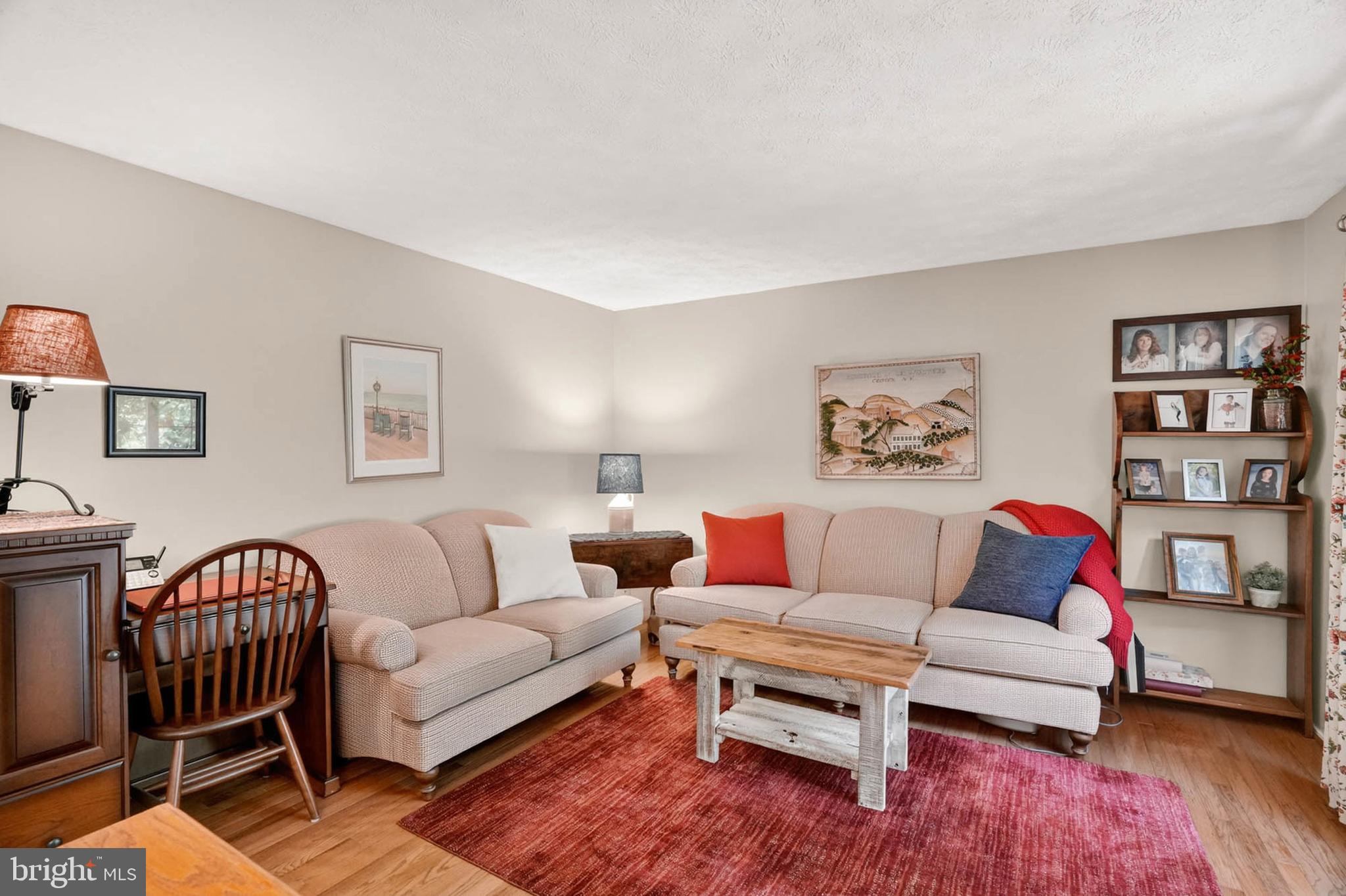 MACGILLS COMMON - Residential